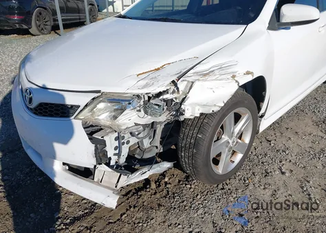 2013 Toyota Camry Se z USA, uszkodzony, nr VIN 4T1BF1FK5DU637529